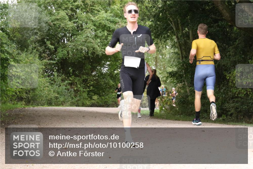 30.08.2026 - Elbe Triathlon Hamburg Antke Förster http://msf.ph/oto/10100258 30.08.2026 11:07:03 Laufen  meine-sportfotos.de
