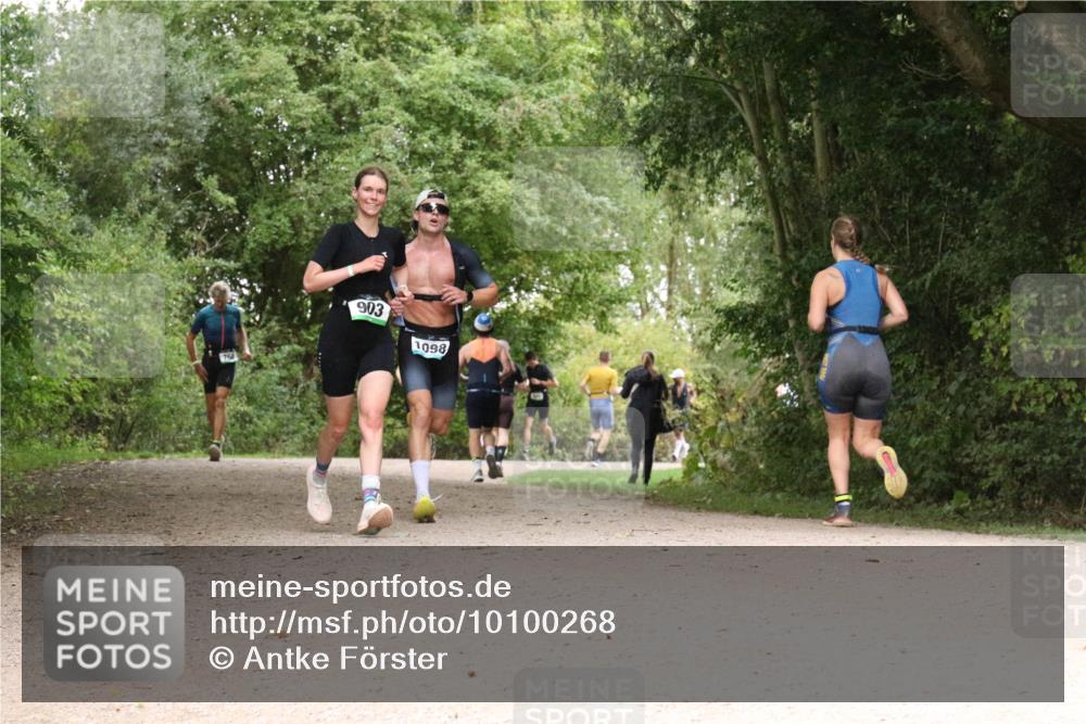 30.08.2026 - Elbe Triathlon Hamburg Antke Förster http://msf.ph/oto/10100268 30.08.2026 11:07:15 Laufen 903, 1098 meine-sportfotos.de