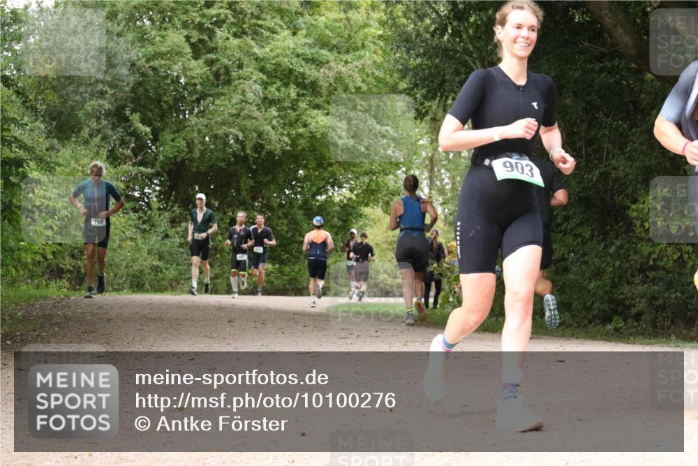 30.08.2026 - Elbe Triathlon Hamburg Antke Förster http://msf.ph/oto/10100276 30.08.2026 11:07:17 Laufen 903 meine-sportfotos.de