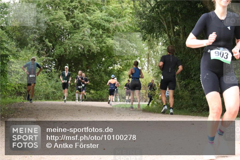 30.08.2026 - Elbe Triathlon Hamburg Antke Förster http://msf.ph/oto/10100278 30.08.2026 11:07:17 Laufen 768, 903 meine-sportfotos.de