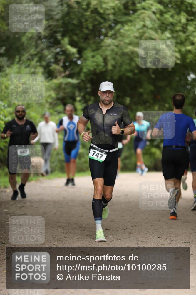 30.08.2026 - Elbe Triathlon Hamburg Antke Förster http://msf.ph/oto/10100285 30.08.2026 11:03:36 Laufen 667, 747, 701 meine-sportfotos.de