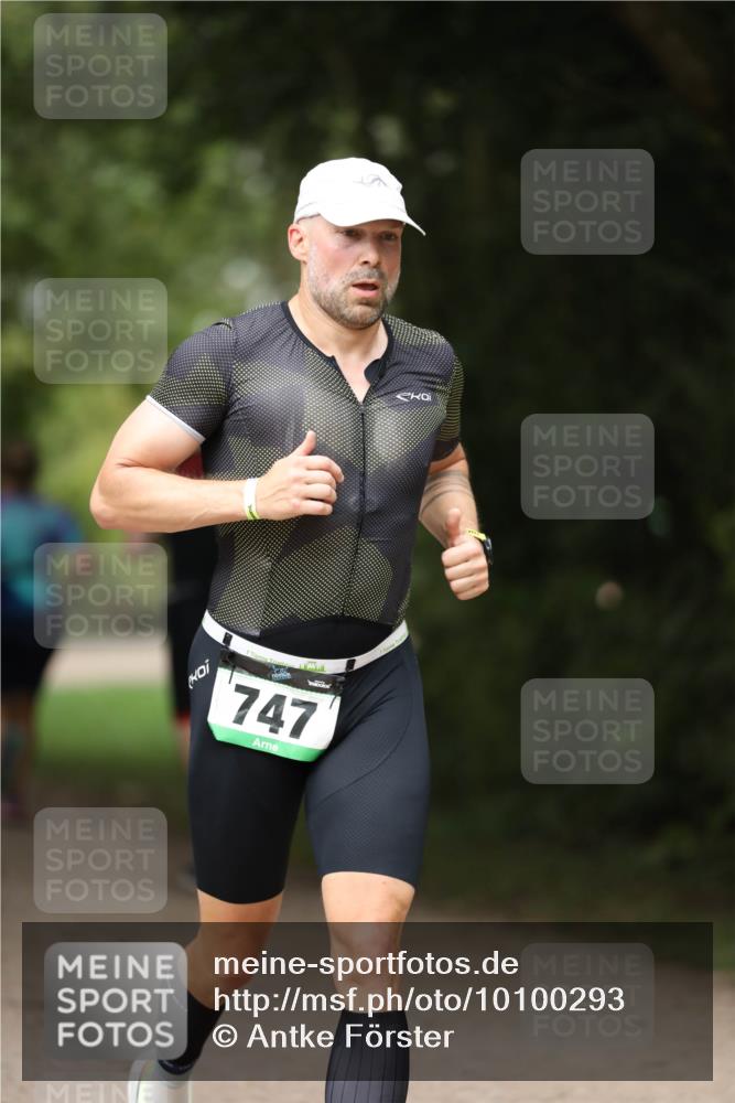 30.08.2026 - Elbe Triathlon Hamburg Antke Förster http://msf.ph/oto/10100293 30.08.2026 11:03:38 Laufen 7, 747 meine-sportfotos.de