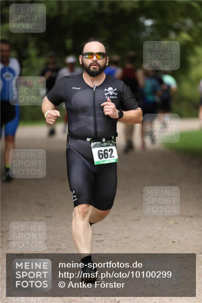 30.08.2026 - Elbe Triathlon Hamburg Antke Förster http://msf.ph/oto/10100299 30.08.2026 11:03:41 Laufen 662 meine-sportfotos.de