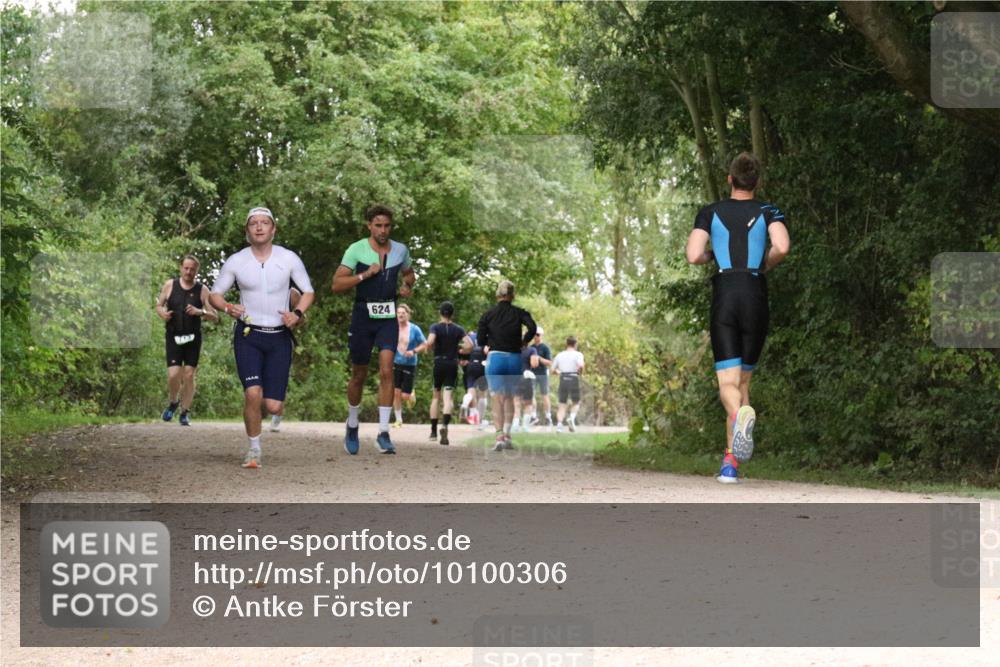 30.08.2026 - Elbe Triathlon Hamburg Antke Förster http://msf.ph/oto/10100306 30.08.2026 11:07:39 Laufen 624, 709 meine-sportfotos.de