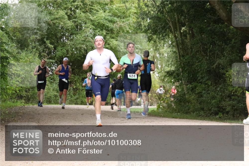 30.08.2026 - Elbe Triathlon Hamburg Antke Förster http://msf.ph/oto/10100308 30.08.2026 11:07:40 Laufen 624 meine-sportfotos.de