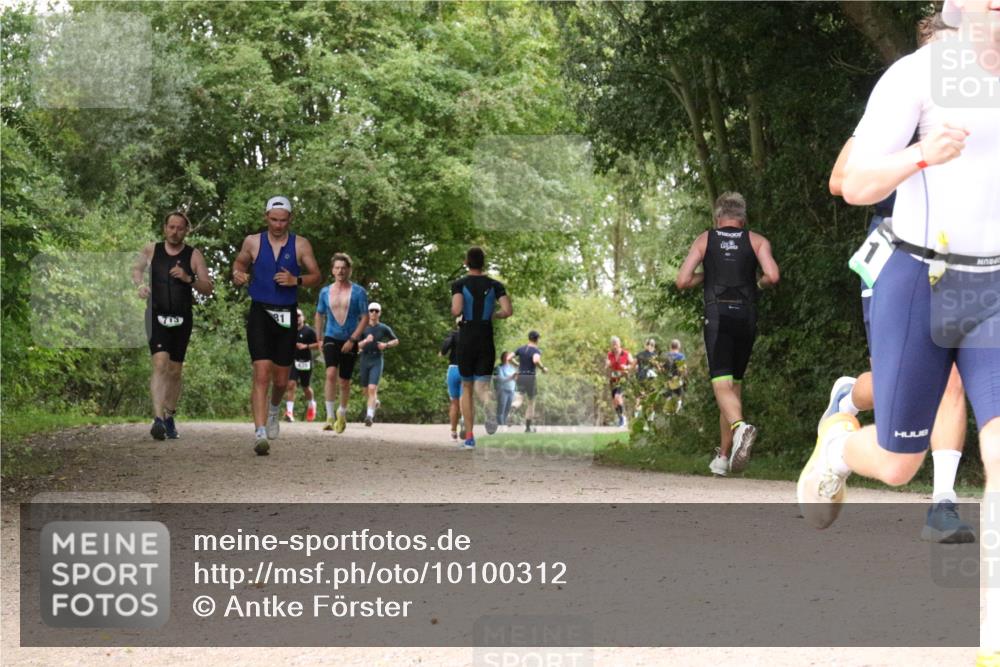 30.08.2026 - Elbe Triathlon Hamburg Antke Förster http://msf.ph/oto/10100312 30.08.2026 11:07:42 Laufen 713 meine-sportfotos.de