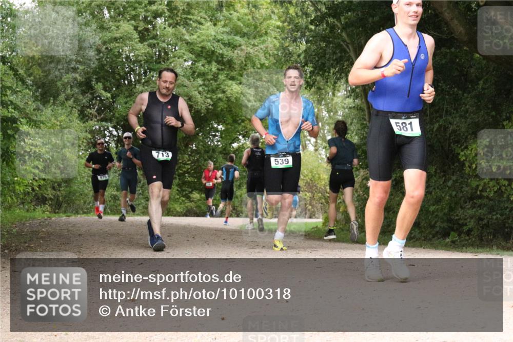 30.08.2026 - Elbe Triathlon Hamburg Antke Förster http://msf.ph/oto/10100318 30.08.2026 11:07:46 Laufen 439, 713, 539, 581 meine-sportfotos.de