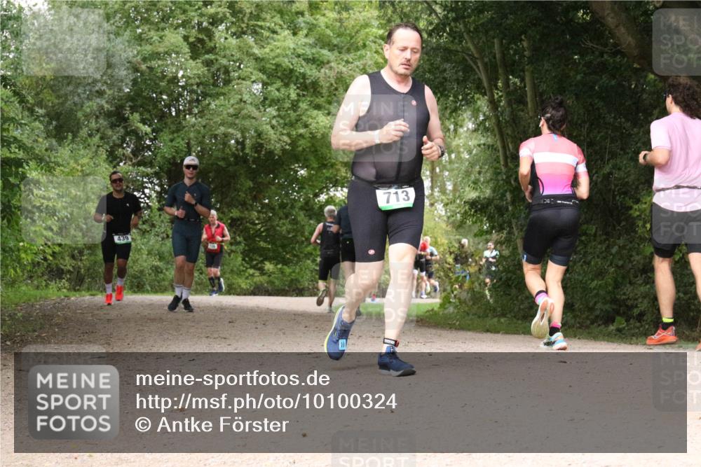 30.08.2026 - Elbe Triathlon Hamburg Antke Förster http://msf.ph/oto/10100324 30.08.2026 11:07:48 Laufen 439, 713 meine-sportfotos.de