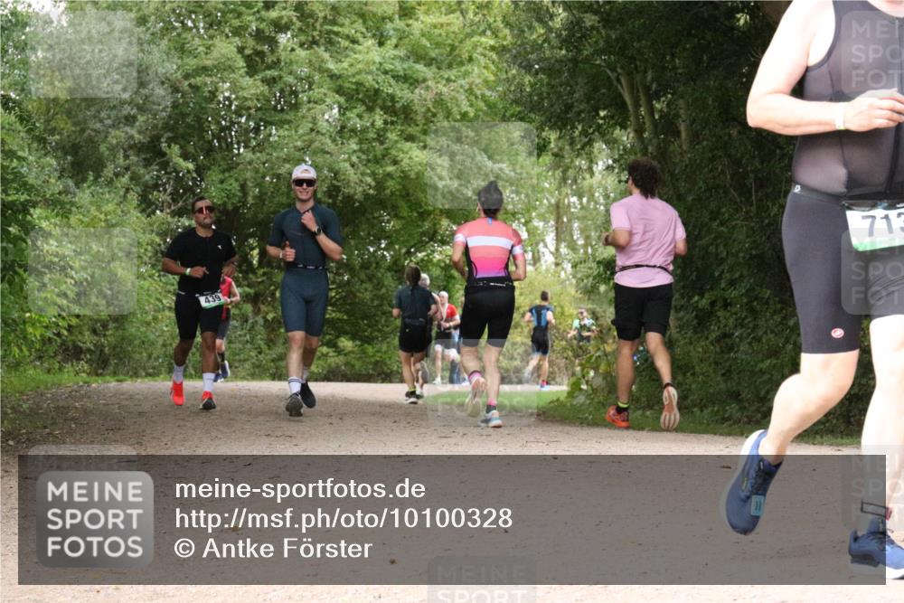 30.08.2026 - Elbe Triathlon Hamburg Antke Förster http://msf.ph/oto/10100328 30.08.2026 11:07:49 Laufen 713 meine-sportfotos.de