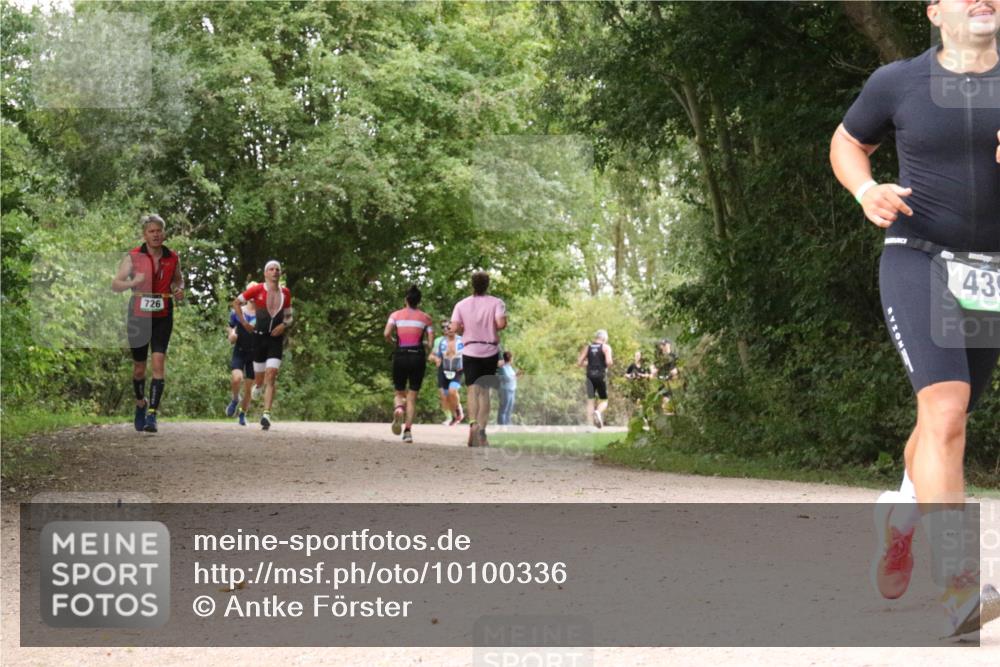 30.08.2026 - Elbe Triathlon Hamburg Antke Förster http://msf.ph/oto/10100336 30.08.2026 11:07:54 Laufen 726, 439 meine-sportfotos.de