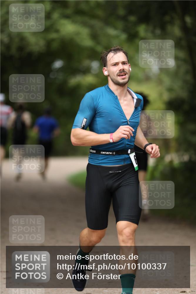 30.08.2026 - Elbe Triathlon Hamburg Antke Förster http://msf.ph/oto/10100337 30.08.2026 11:04:09 Laufen  meine-sportfotos.de