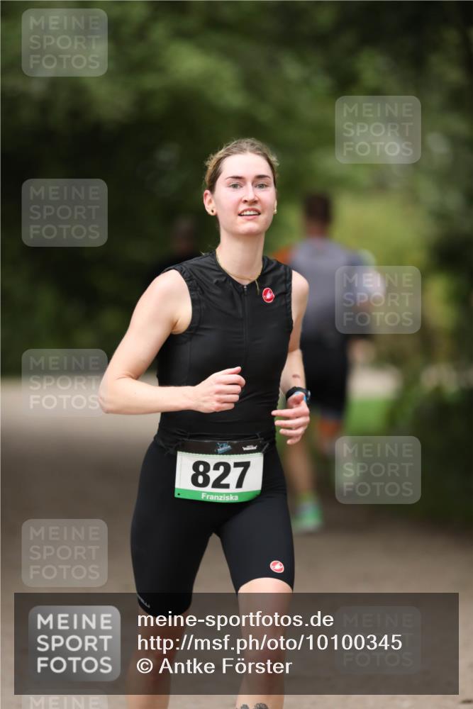 30.08.2026 - Elbe Triathlon Hamburg Antke Förster http://msf.ph/oto/10100345 30.08.2026 11:04:14 Laufen 827 meine-sportfotos.de