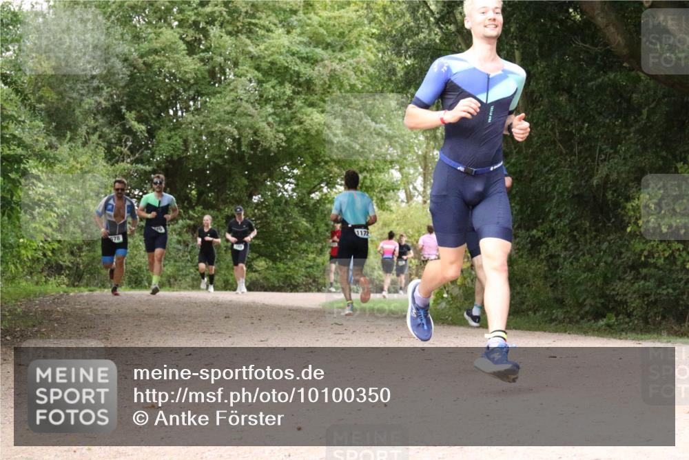 30.08.2026 - Elbe Triathlon Hamburg Antke Förster http://msf.ph/oto/10100350 30.08.2026 11:08:01 Laufen 678, 1172 meine-sportfotos.de