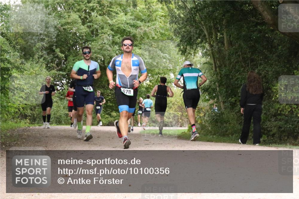 30.08.2026 - Elbe Triathlon Hamburg Antke Förster http://msf.ph/oto/10100356 30.08.2026 11:08:06 Laufen 26, 678 meine-sportfotos.de