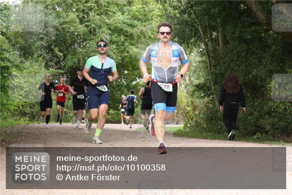 30.08.2026 - Elbe Triathlon Hamburg Antke Förster http://msf.ph/oto/10100358 30.08.2026 11:08:07 Laufen 575, 568, 26, 6, 78 meine-sportfotos.de