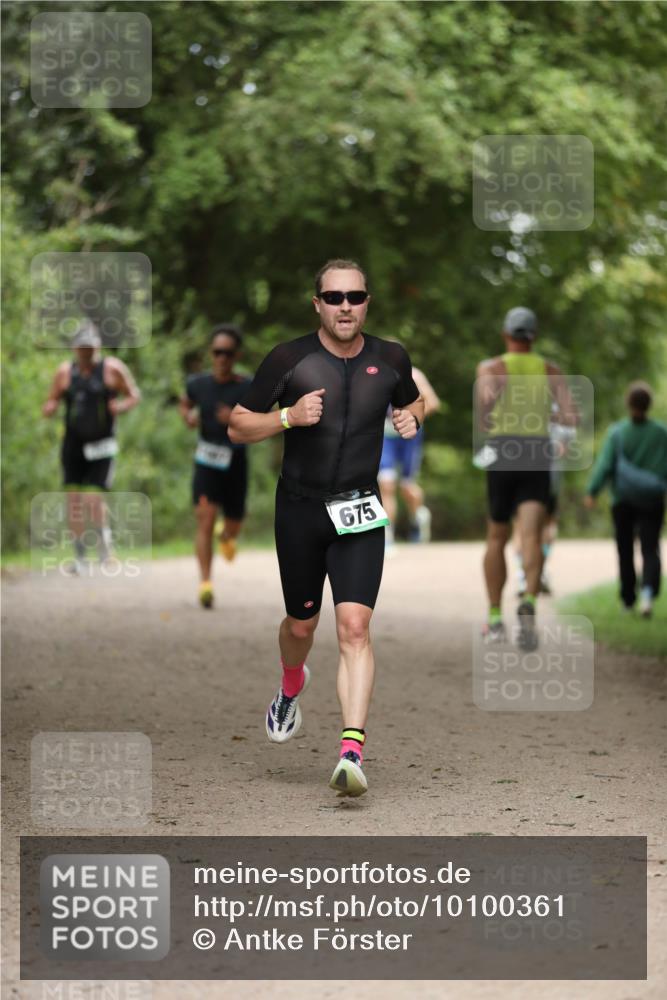 30.08.2026 - Elbe Triathlon Hamburg Antke Förster http://msf.ph/oto/10100361 30.08.2026 11:04:26 Laufen 675 meine-sportfotos.de