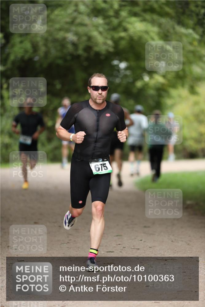 30.08.2026 - Elbe Triathlon Hamburg Antke Förster http://msf.ph/oto/10100363 30.08.2026 11:04:27 Laufen 675 meine-sportfotos.de