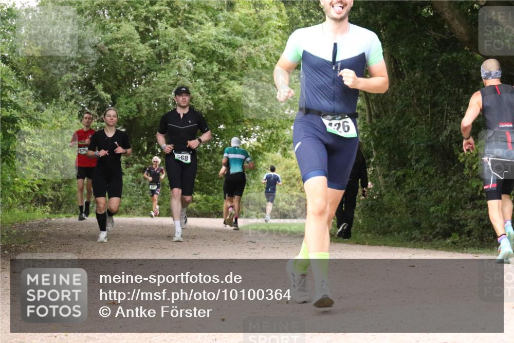 30.08.2026 - Elbe Triathlon Hamburg Antke Förster http://msf.ph/oto/10100364 30.08.2026 11:08:09 Laufen 575, 68, 26 meine-sportfotos.de