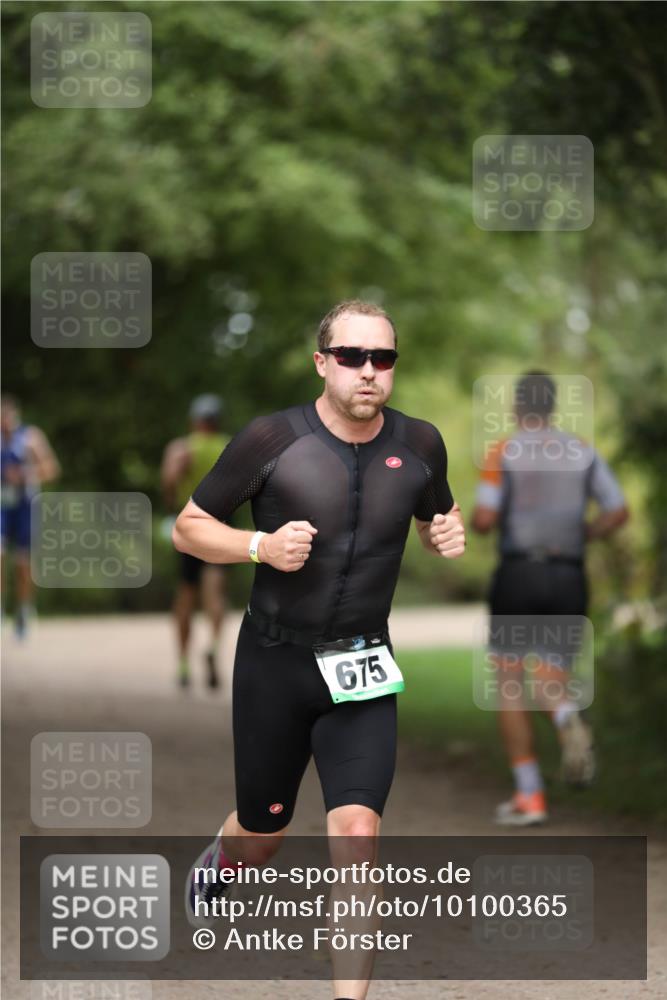 30.08.2026 - Elbe Triathlon Hamburg Antke Förster http://msf.ph/oto/10100365 30.08.2026 11:04:28 Laufen 675 meine-sportfotos.de