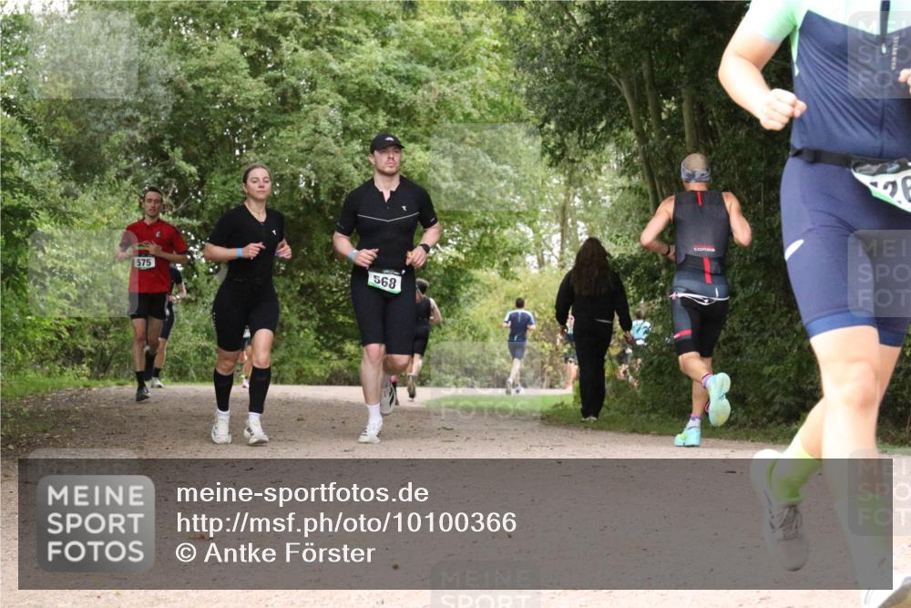 30.08.2026 - Elbe Triathlon Hamburg Antke Förster http://msf.ph/oto/10100366 30.08.2026 11:08:10 Laufen 575, 568 meine-sportfotos.de