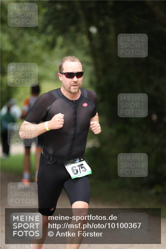 30.08.2026 - Elbe Triathlon Hamburg Antke Förster http://msf.ph/oto/10100367 30.08.2026 11:04:28 Laufen 675 meine-sportfotos.de