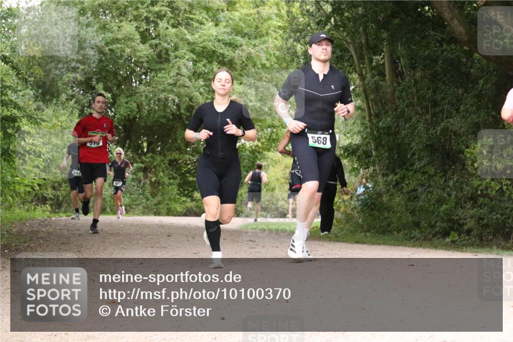 30.08.2026 - Elbe Triathlon Hamburg Antke Förster http://msf.ph/oto/10100370 30.08.2026 11:08:11 Laufen 541, 568 meine-sportfotos.de