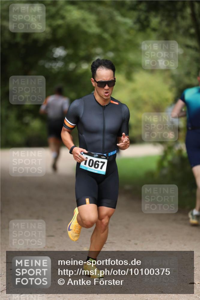 30.08.2026 - Elbe Triathlon Hamburg Antke Förster http://msf.ph/oto/10100375 30.08.2026 11:04:32 Laufen 1067 meine-sportfotos.de