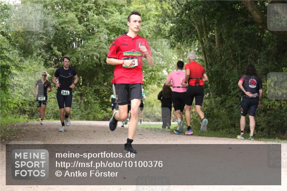 30.08.2026 - Elbe Triathlon Hamburg Antke Förster http://msf.ph/oto/10100376 30.08.2026 11:08:14 Laufen 977, 541 meine-sportfotos.de