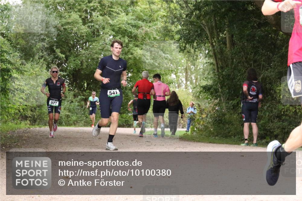 30.08.2026 - Elbe Triathlon Hamburg Antke Förster http://msf.ph/oto/10100380 30.08.2026 11:08:16 Laufen 977, 541 meine-sportfotos.de