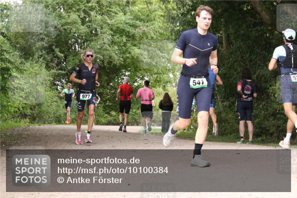 30.08.2026 - Elbe Triathlon Hamburg Antke Förster http://msf.ph/oto/10100384 30.08.2026 11:08:17 Laufen 977, 541, 5 meine-sportfotos.de