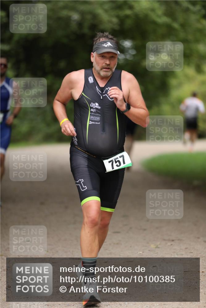 30.08.2026 - Elbe Triathlon Hamburg Antke Förster http://msf.ph/oto/10100385 30.08.2026 11:04:36 Laufen 757 meine-sportfotos.de