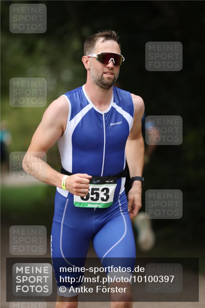 30.08.2026 - Elbe Triathlon Hamburg Antke Förster http://msf.ph/oto/10100397 30.08.2026 11:04:40 Laufen 553 meine-sportfotos.de