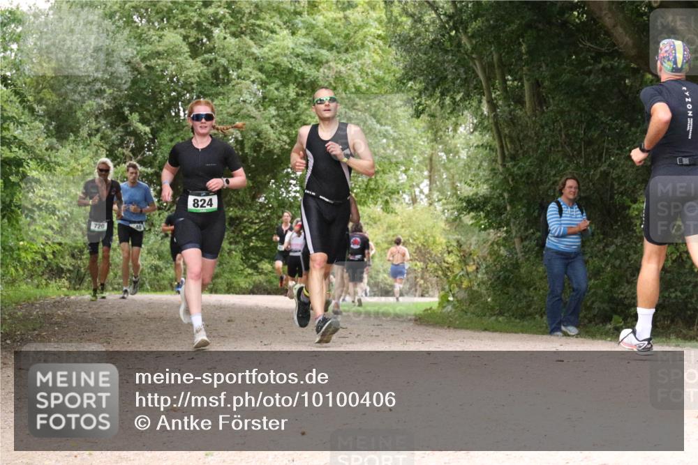 30.08.2026 - Elbe Triathlon Hamburg Antke Förster http://msf.ph/oto/10100406 30.08.2026 11:08:36 Laufen 720, 824 meine-sportfotos.de