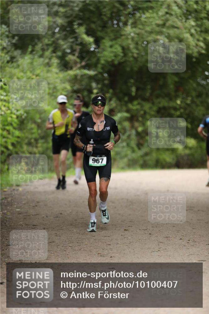 30.08.2026 - Elbe Triathlon Hamburg Antke Förster http://msf.ph/oto/10100407 30.08.2026 11:04:48 Laufen 967 meine-sportfotos.de