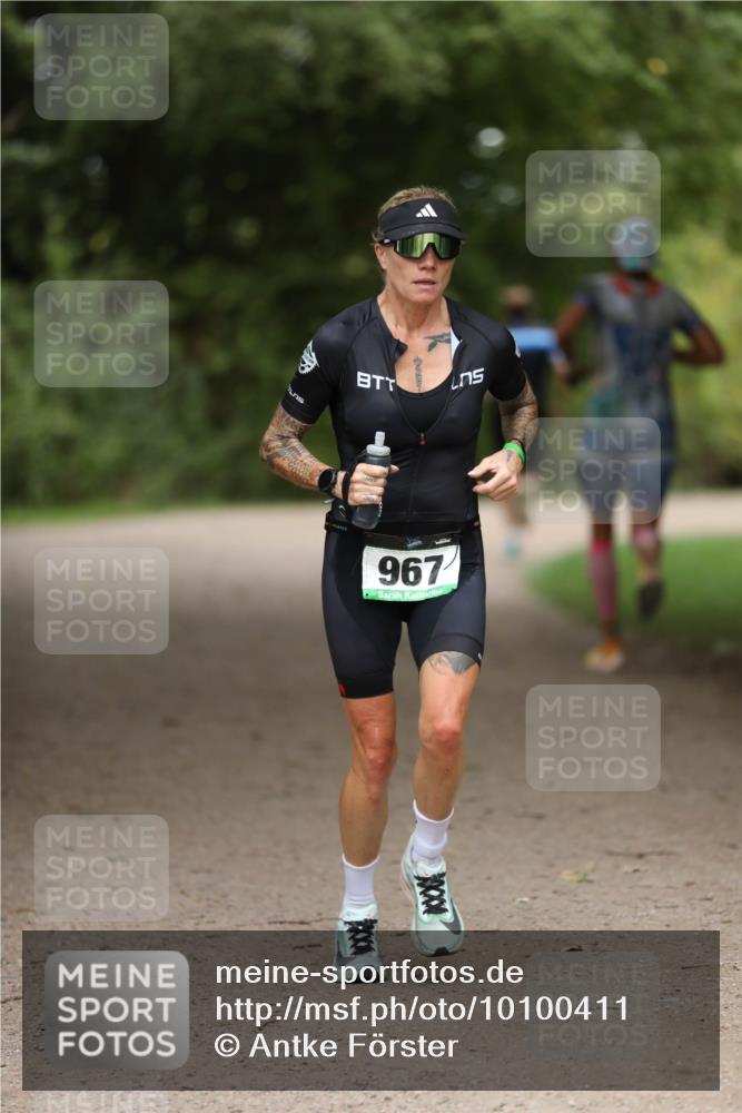 30.08.2026 - Elbe Triathlon Hamburg Antke Förster http://msf.ph/oto/10100411 30.08.2026 11:04:49 Laufen 967 meine-sportfotos.de