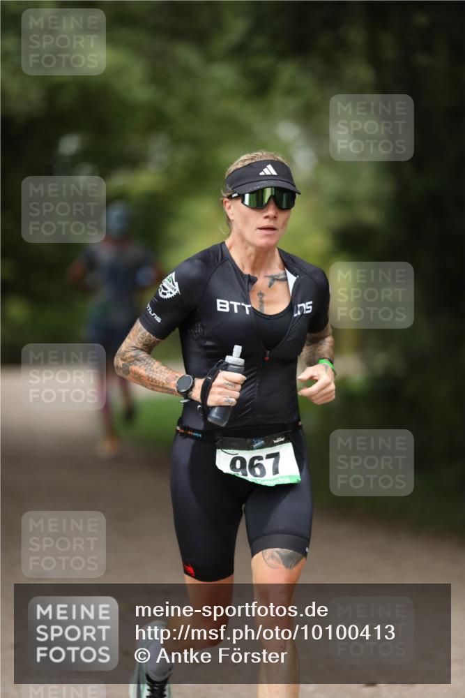 30.08.2026 - Elbe Triathlon Hamburg Antke Förster http://msf.ph/oto/10100413 30.08.2026 11:04:50 Laufen 967 meine-sportfotos.de