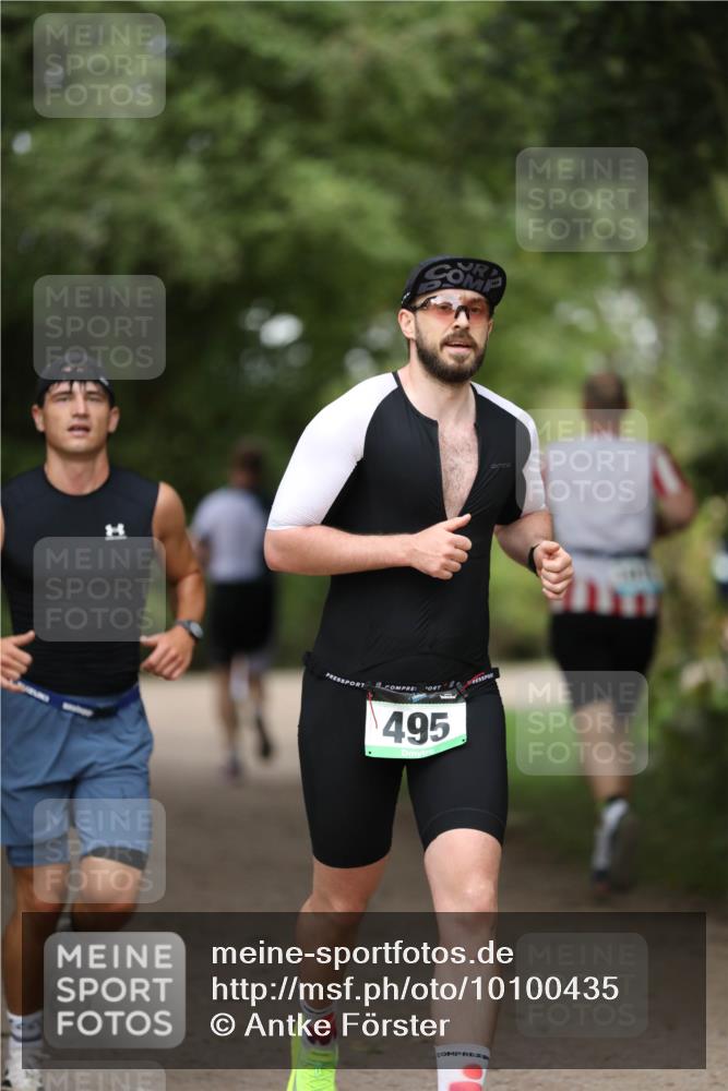 30.08.2026 - Elbe Triathlon Hamburg Antke Förster http://msf.ph/oto/10100435 30.08.2026 11:05:09 Laufen 495 meine-sportfotos.de