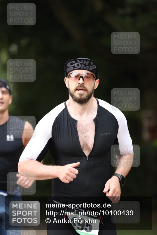 30.08.2026 - Elbe Triathlon Hamburg Antke Förster http://msf.ph/oto/10100439 30.08.2026 11:05:10 Laufen 14, 495 meine-sportfotos.de