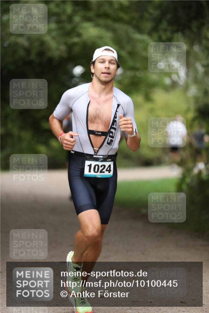 30.08.2026 - Elbe Triathlon Hamburg Antke Förster http://msf.ph/oto/10100445 30.08.2026 11:05:27 Laufen 1024 meine-sportfotos.de