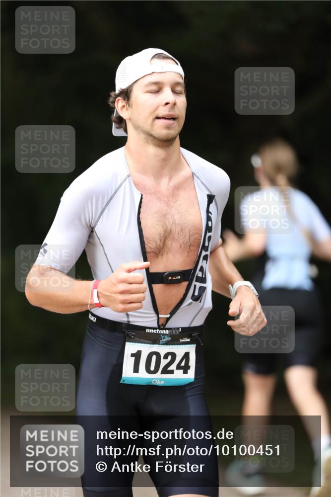 30.08.2026 - Elbe Triathlon Hamburg Antke Förster http://msf.ph/oto/10100451 30.08.2026 11:05:28 Laufen 1024 meine-sportfotos.de
