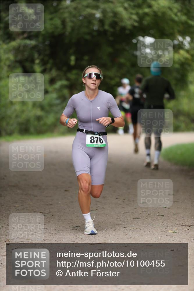 30.08.2026 - Elbe Triathlon Hamburg Antke Förster http://msf.ph/oto/10100455 30.08.2026 11:05:48 Laufen 870 meine-sportfotos.de