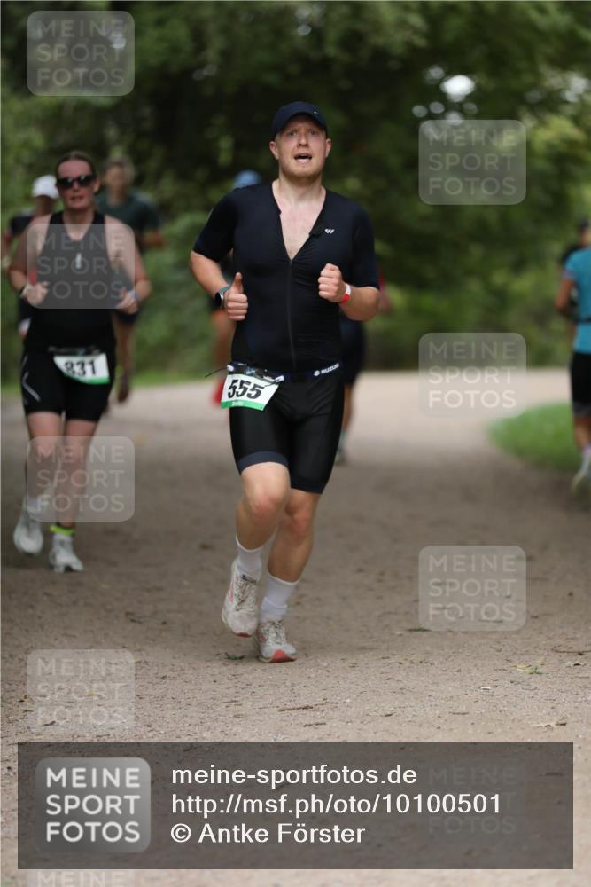 30.08.2026 - Elbe Triathlon Hamburg Antke Förster http://msf.ph/oto/10100501 30.08.2026 11:06:23 Laufen 831, 555 meine-sportfotos.de
