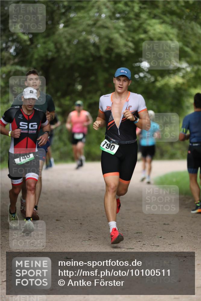 30.08.2026 - Elbe Triathlon Hamburg Antke Förster http://msf.ph/oto/10100511 30.08.2026 11:06:27 Laufen 790, 740 meine-sportfotos.de