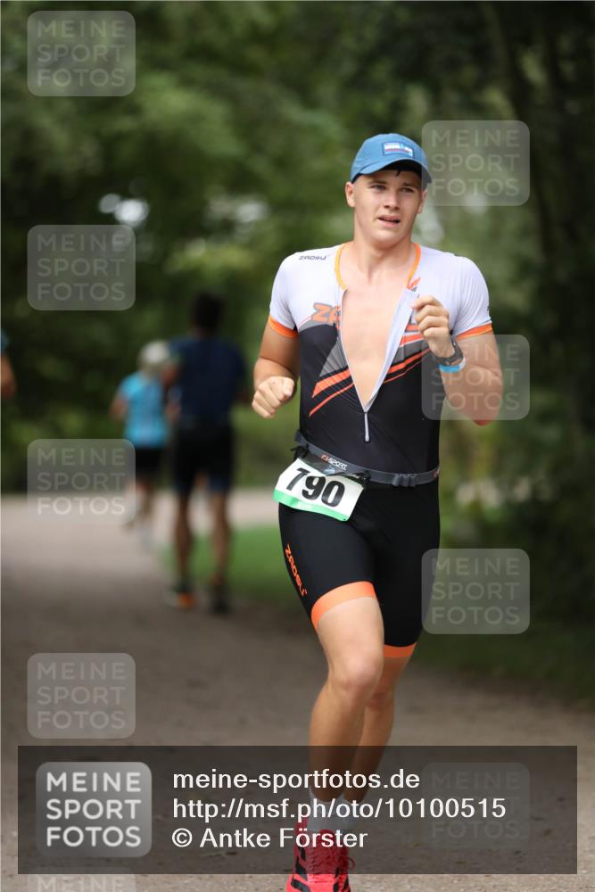 30.08.2026 - Elbe Triathlon Hamburg Antke Förster http://msf.ph/oto/10100515 30.08.2026 11:06:28 Laufen 5203, 790 meine-sportfotos.de
