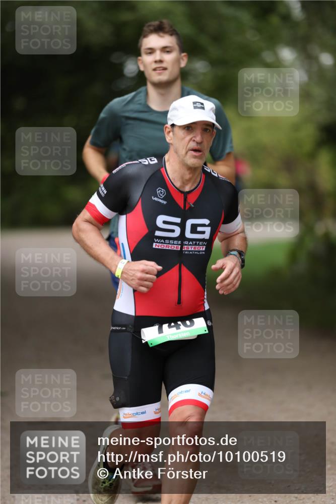 30.08.2026 - Elbe Triathlon Hamburg Antke Förster http://msf.ph/oto/10100519 30.08.2026 11:06:30 Laufen 740 meine-sportfotos.de