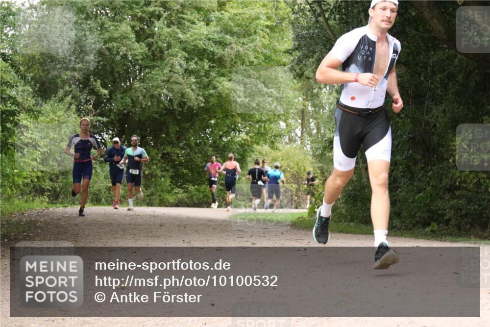 30.08.2026 - Elbe Triathlon Hamburg Antke Förster http://msf.ph/oto/10100532 30.08.2026 11:10:06 Laufen 612 meine-sportfotos.de