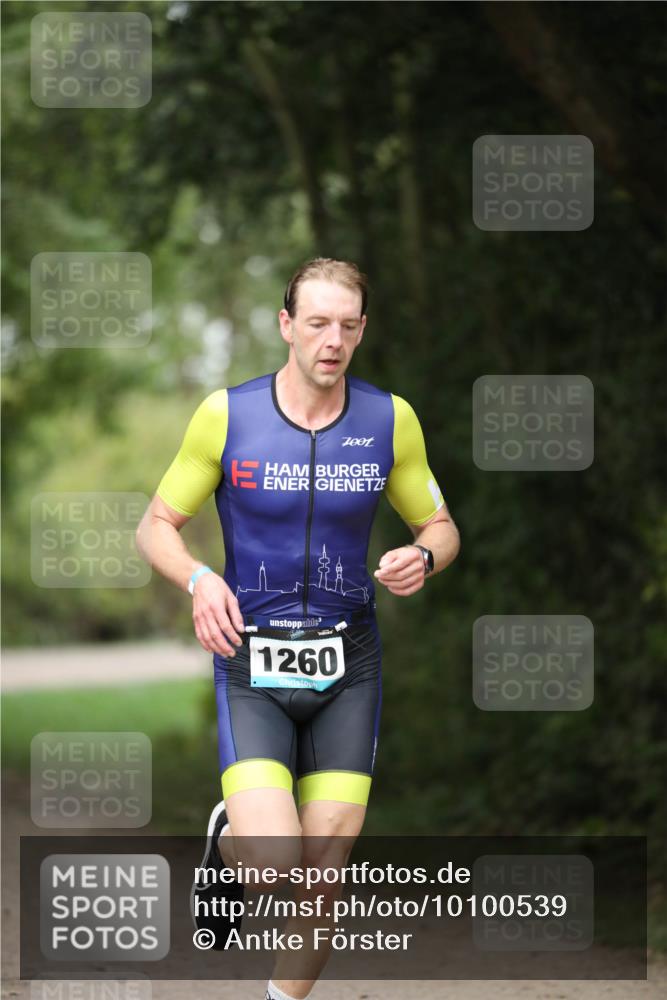 30.08.2026 - Elbe Triathlon Hamburg Antke Förster http://msf.ph/oto/10100539 30.08.2026 11:06:44 Laufen 1260 meine-sportfotos.de