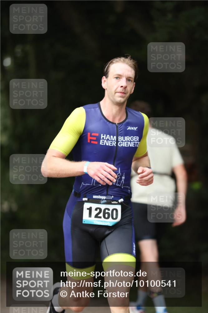 30.08.2026 - Elbe Triathlon Hamburg Antke Förster http://msf.ph/oto/10100541 30.08.2026 11:06:44 Laufen 1260 meine-sportfotos.de