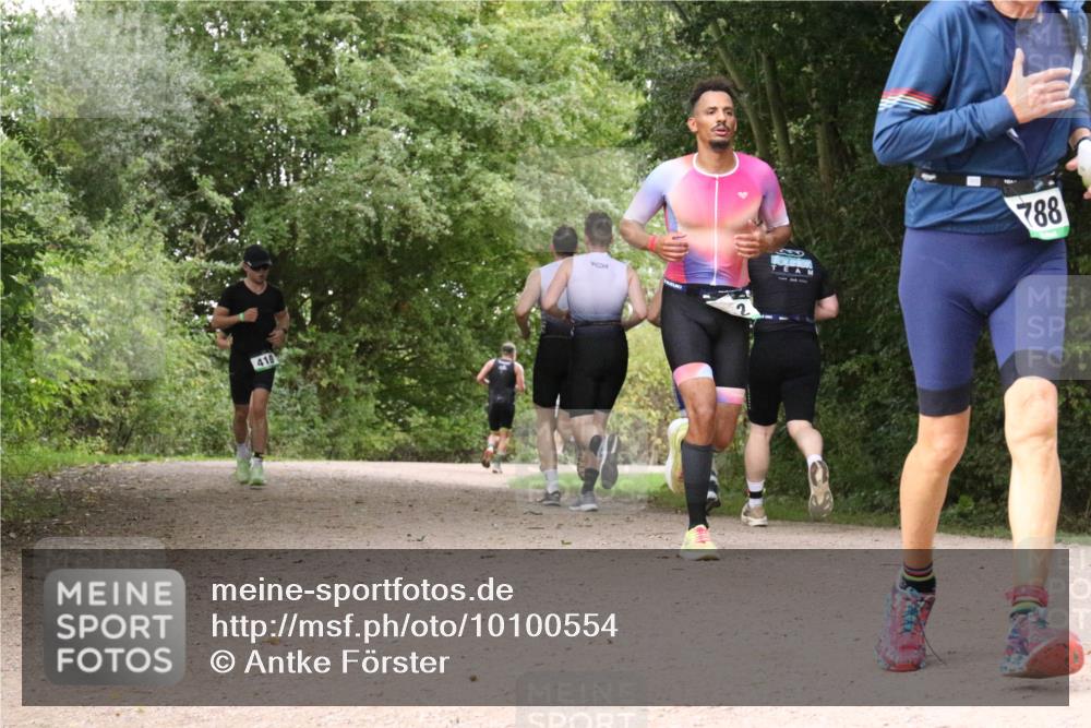 30.08.2026 - Elbe Triathlon Hamburg Antke Förster http://msf.ph/oto/10100554 30.08.2026 11:10:18 Laufen 410, 2, 88, 788 meine-sportfotos.de
