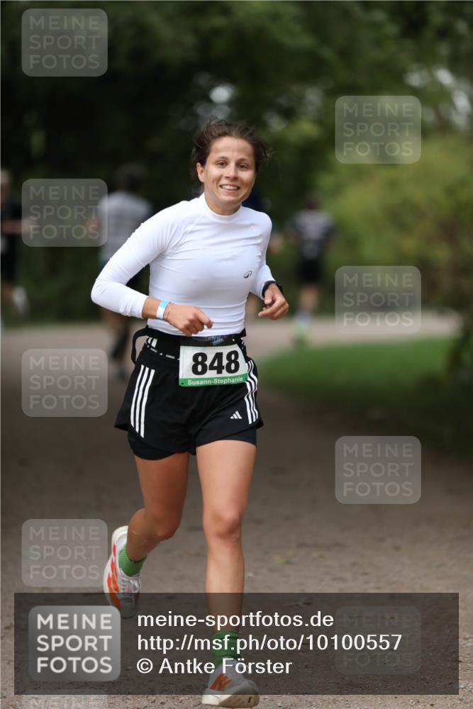 30.08.2026 - Elbe Triathlon Hamburg Antke Förster http://msf.ph/oto/10100557 30.08.2026 11:06:55 Laufen 848 meine-sportfotos.de